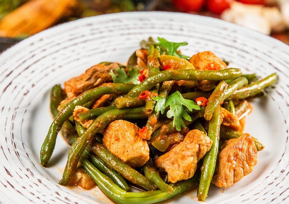 Fasole verde la tigaie